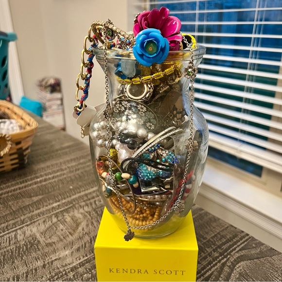 Vintage/ Modern Jewelry Jar Lot~ 2 LBS WEARABLE & JUNK - Picture 1 of 16